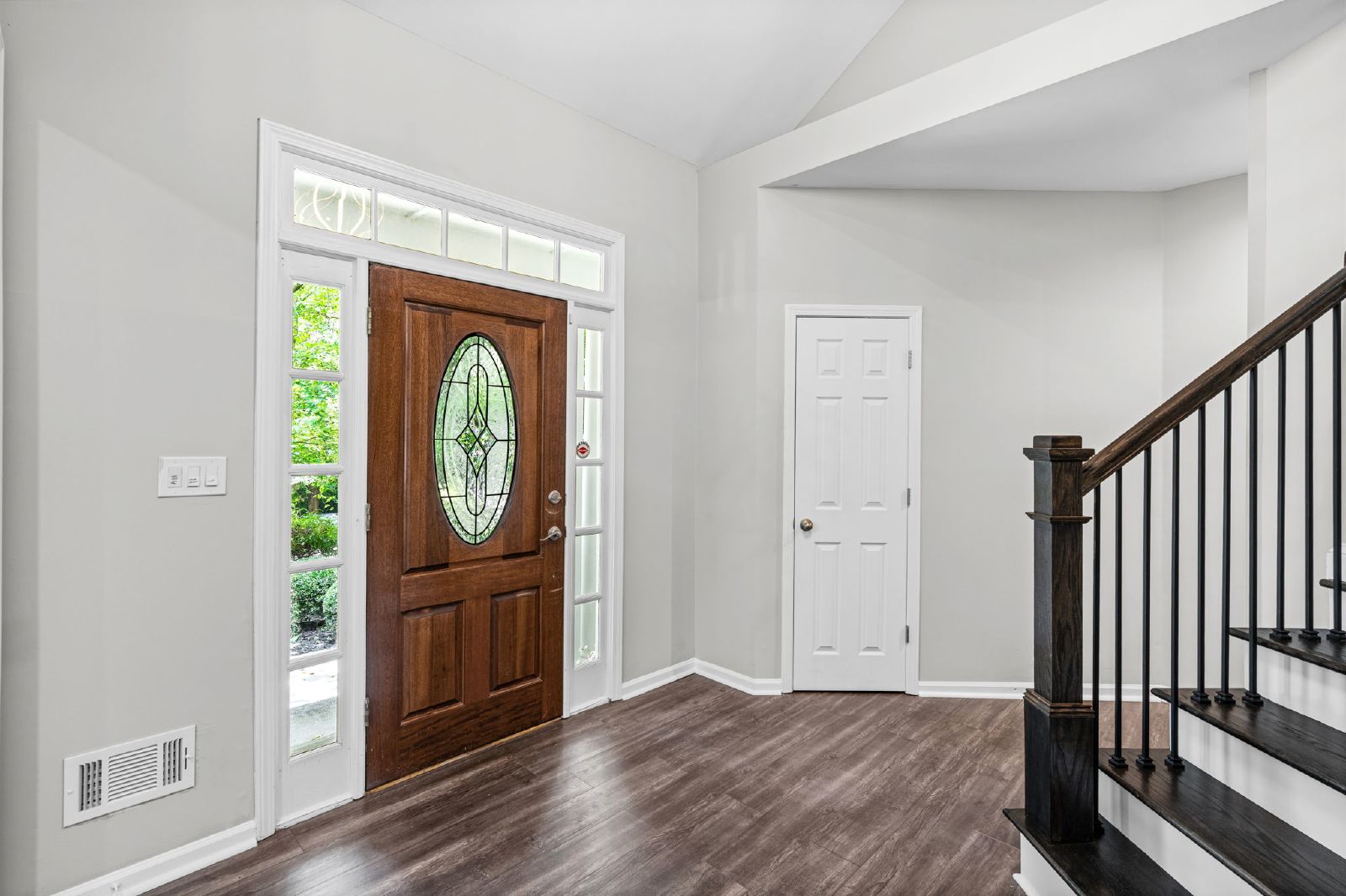 Gorgeous, Renovated 6BR Home property image