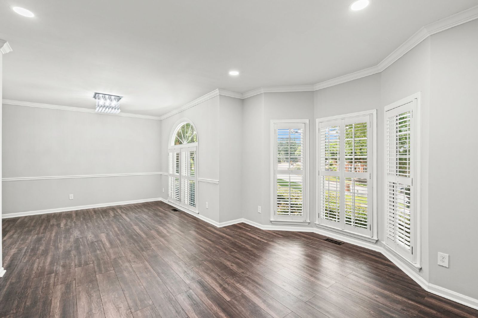 Gorgeous, Renovated 6BR Home property image