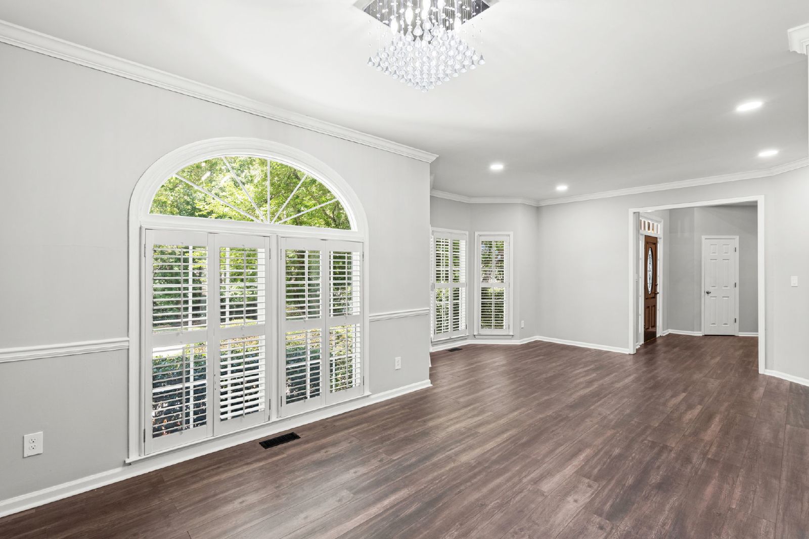 Gorgeous, Renovated 6BR Home property image