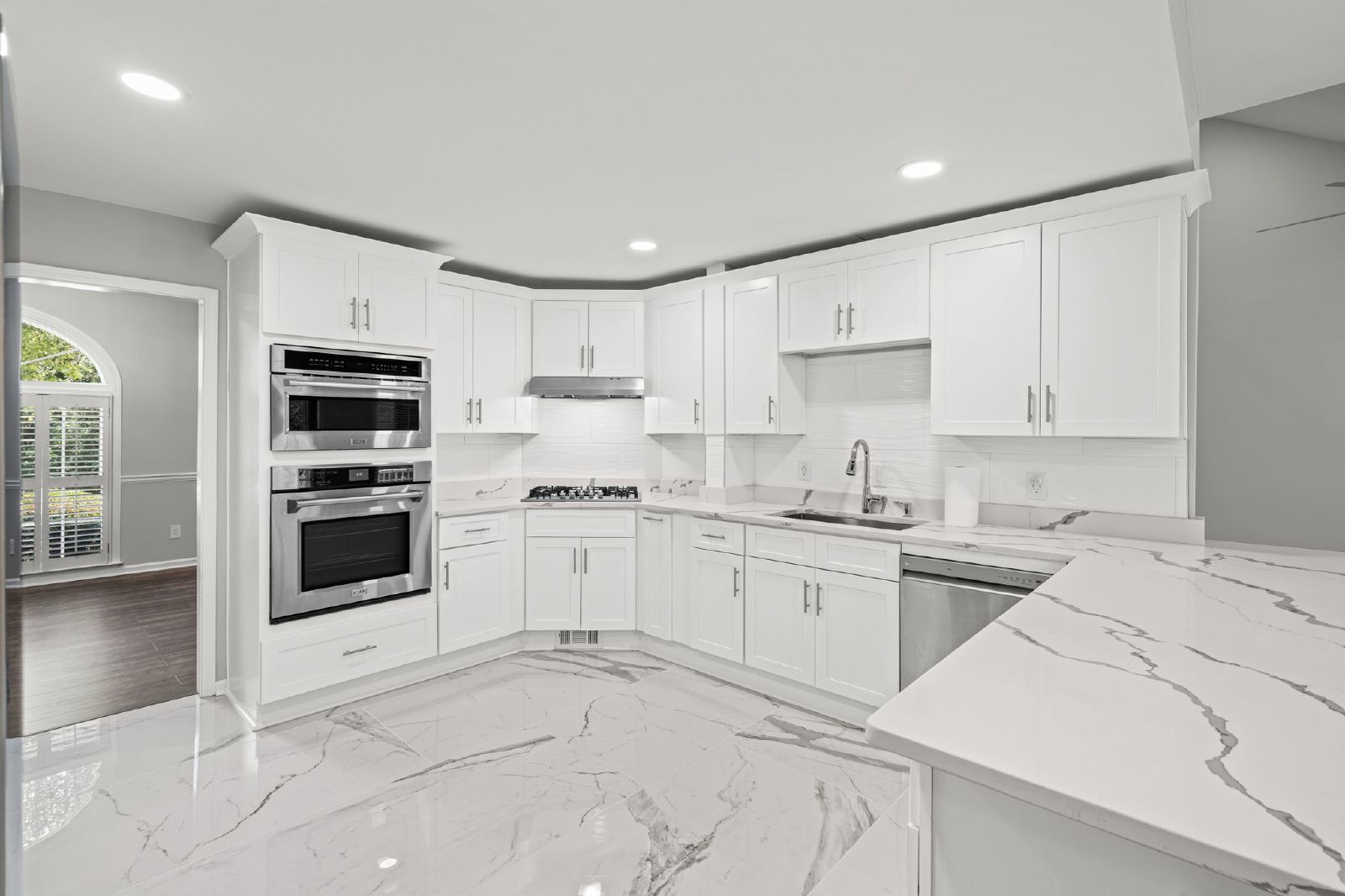Gorgeous, Renovated 6BR Home property image