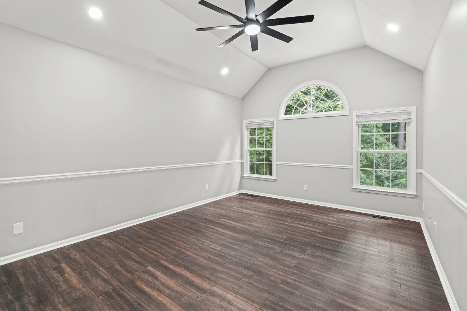 Gorgeous, Renovated 6BR Home property image