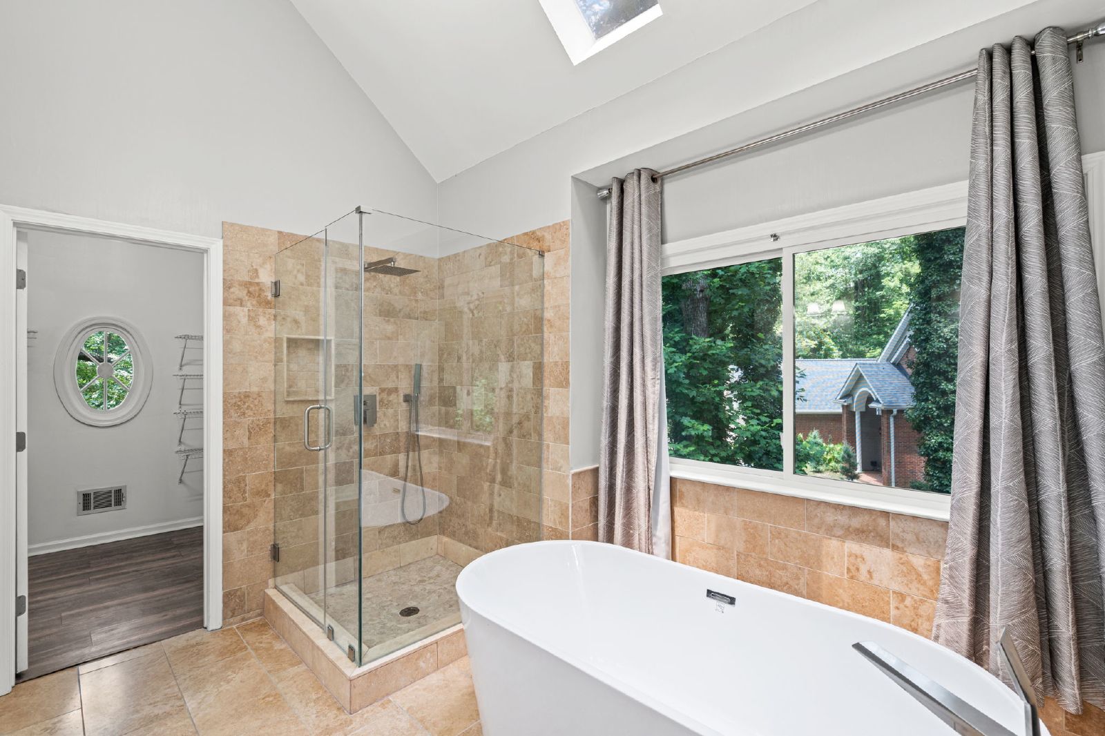 Gorgeous, Renovated 6BR Home property image