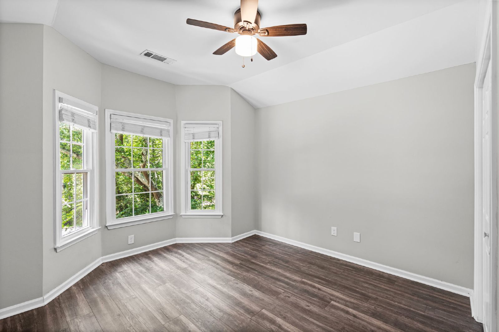 Gorgeous, Renovated 6BR Home property image