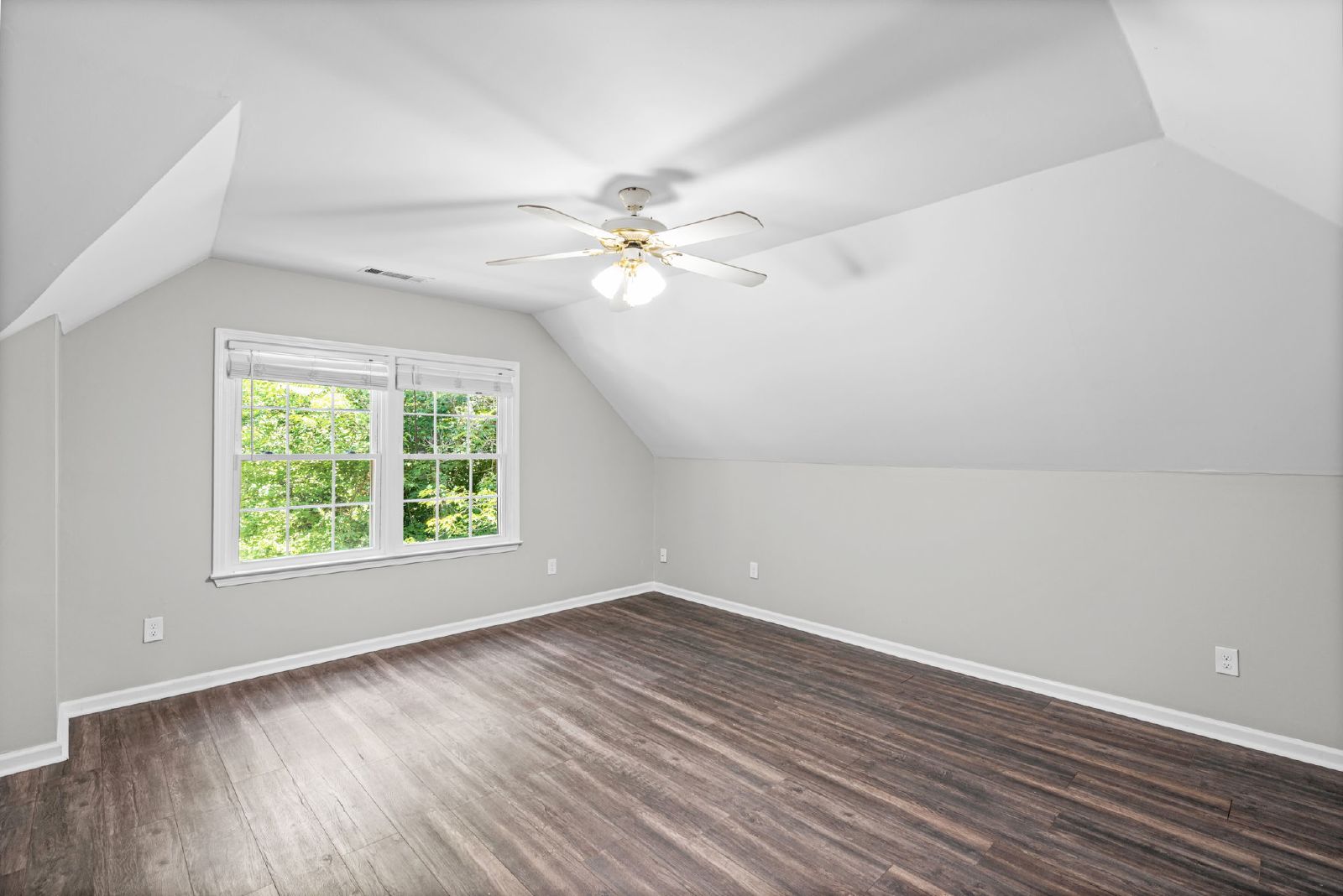 Gorgeous, Renovated 6BR Home property image