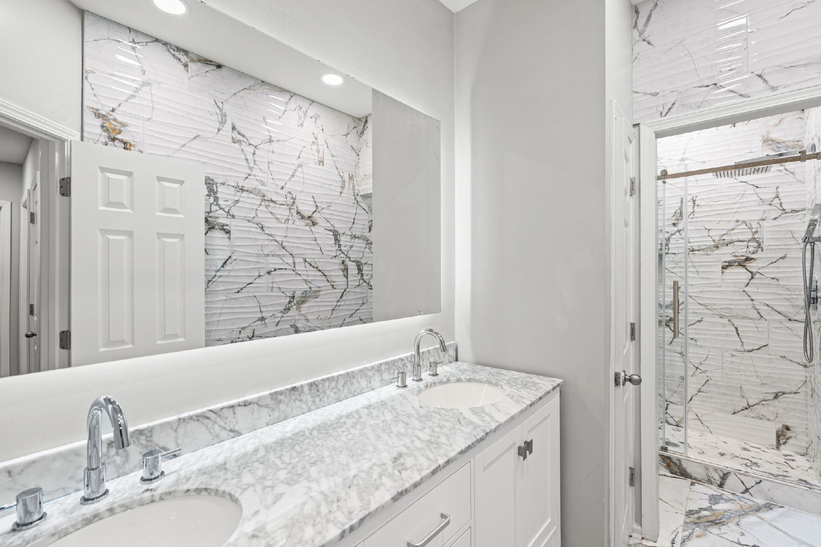 Gorgeous, Renovated 6BR Home property image